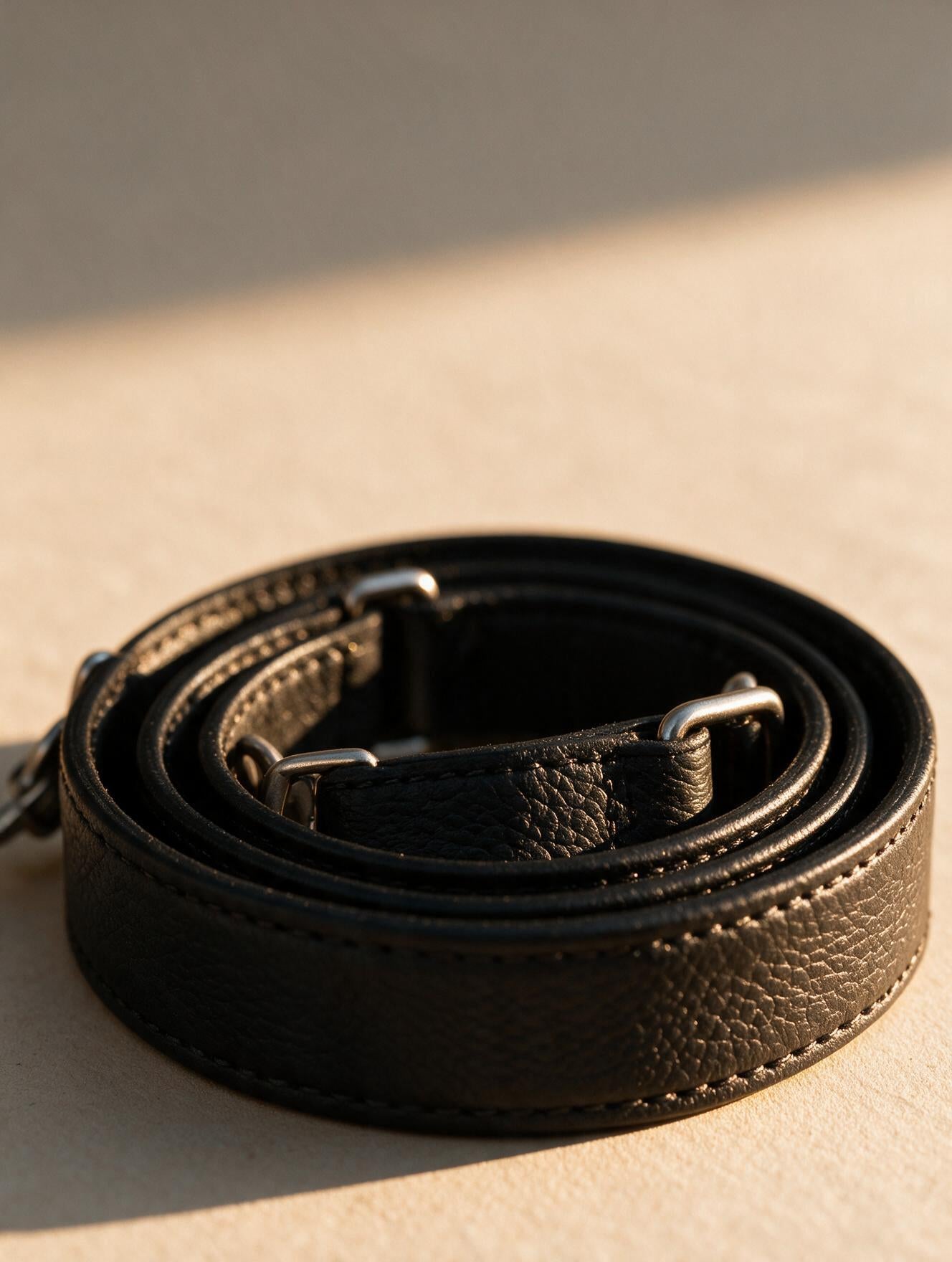 RS-0007 Black (C02) — product example · texture visualization (DE-178)