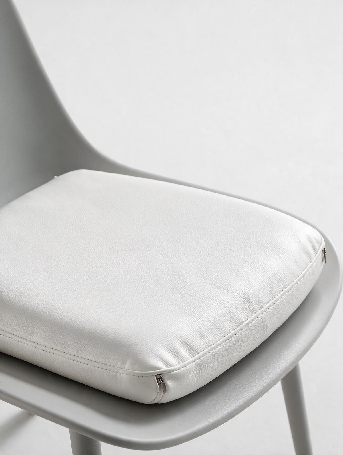 RS-0018 White (C01) — product example · texture visualization (DE-178)